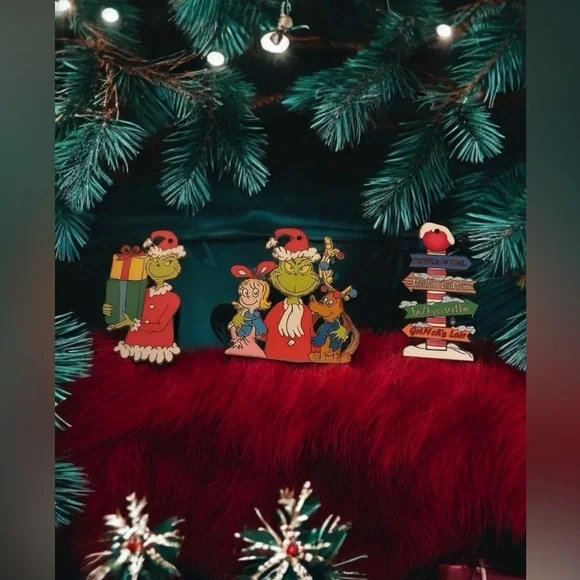 The Grinch Trio wooden ornaments (new) - Picture 5 of 7